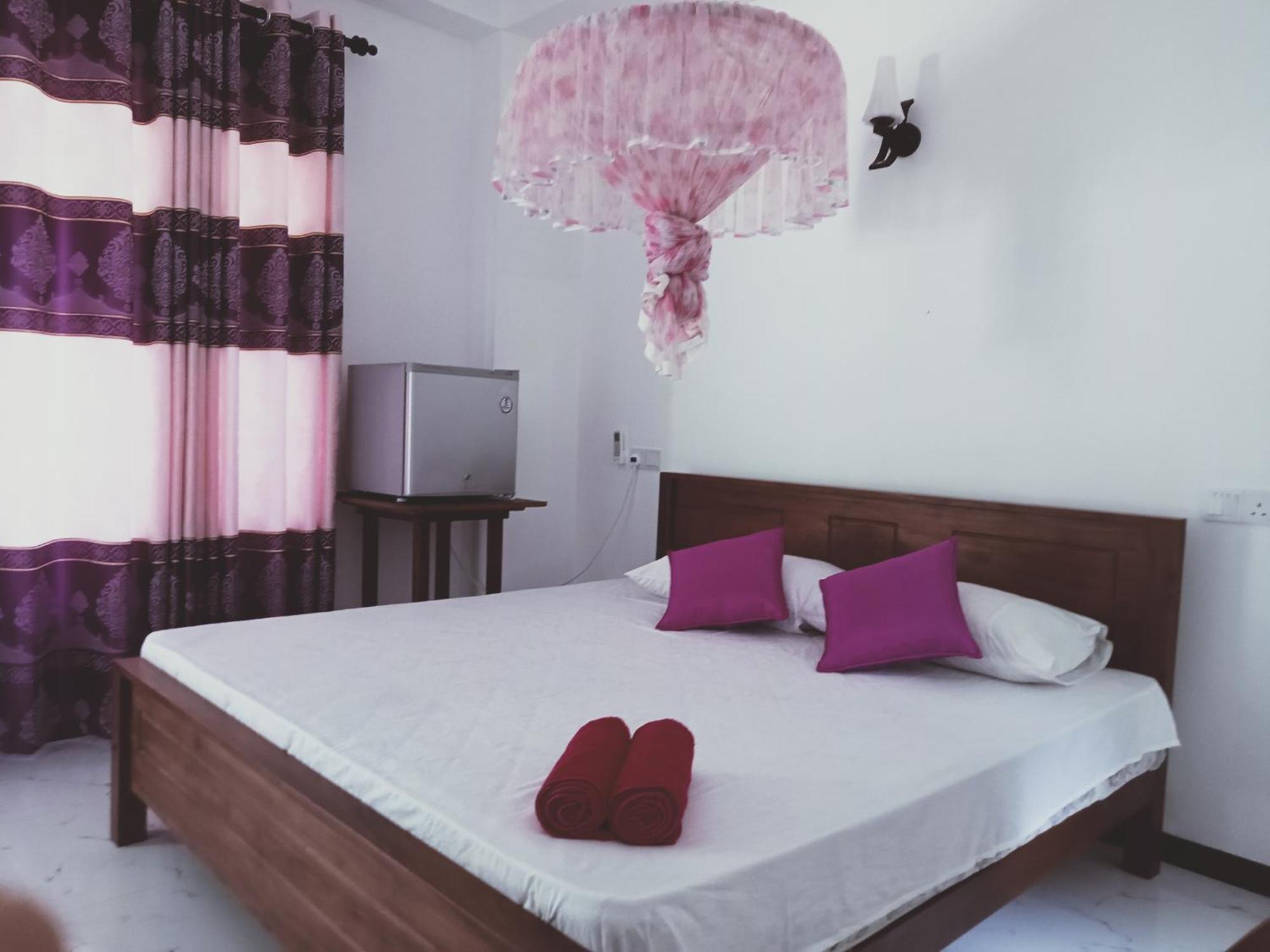 Pearl Holiday Inn Mirissa Room photo